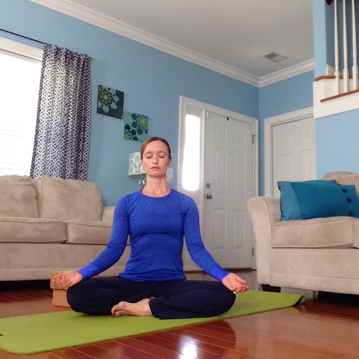 seated meditation | yoga breathing | spoiledyogi.com