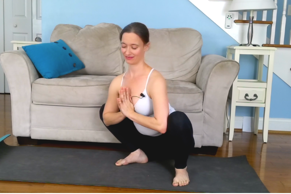 7 easy pregnancy yoga poses: Video | Kidspot